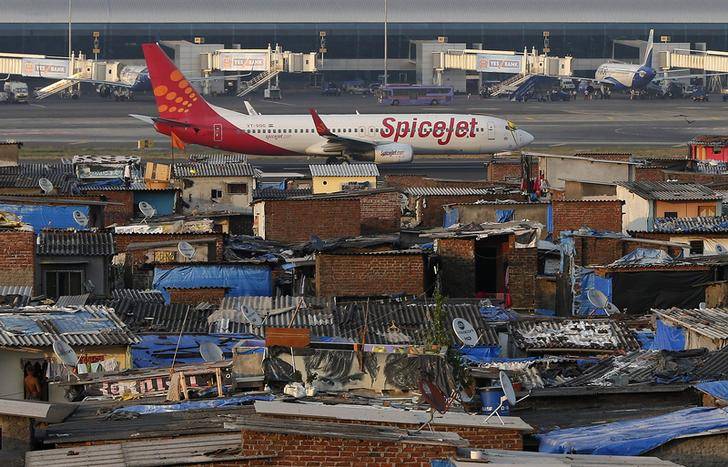 SpiceJet ने शुरू की मेगा सेल, सिर्फ 899 रुपये में हवाई सफर