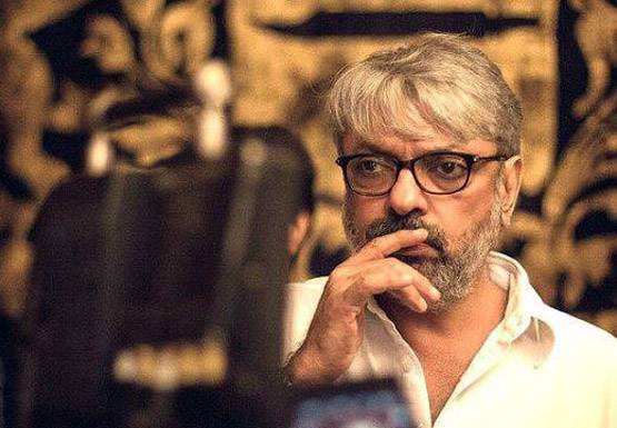 दीपिका में 3 हीरोइनों की सूरत देखते हैं भंसाली, एक हेमा मालिनी भी