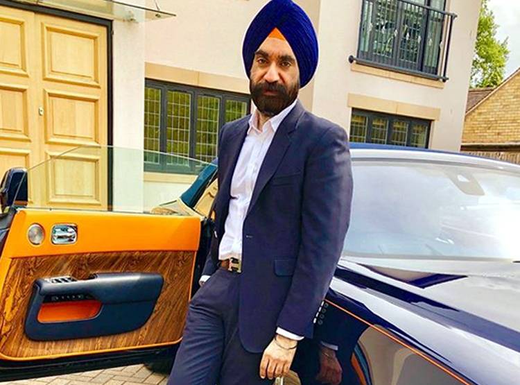 ज‍िस रंग की पगड़ी, वैसी ही खरीद लेता है ये अरबपत‍ि रॉल्स रॉयस कार