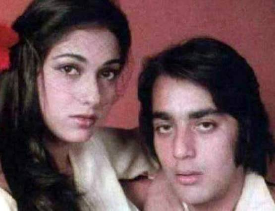 संजय दत्त संग था टीना मुनीम का अफेयर, इस वजह से हुए अलग