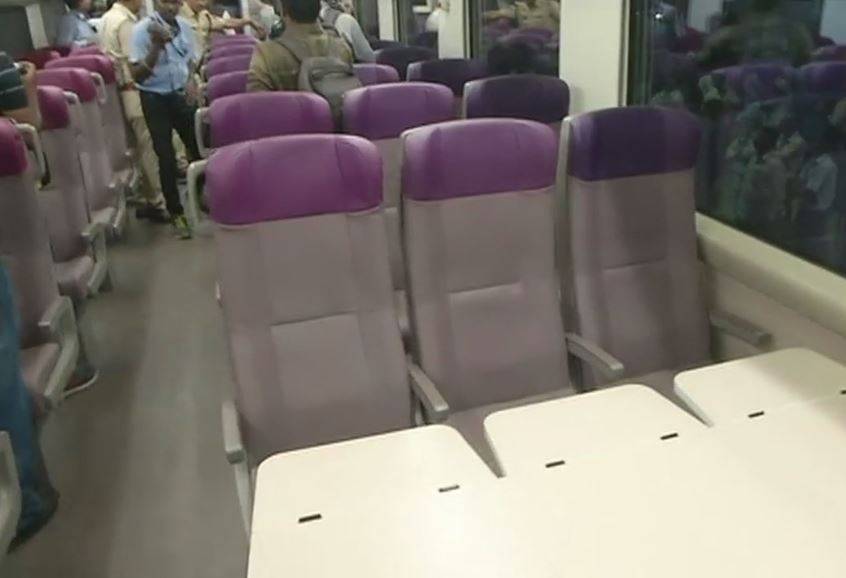 वंदे भारत ट्रेन के किराए में कटौती, देखें: नया रेलवे फेयर चार्ट