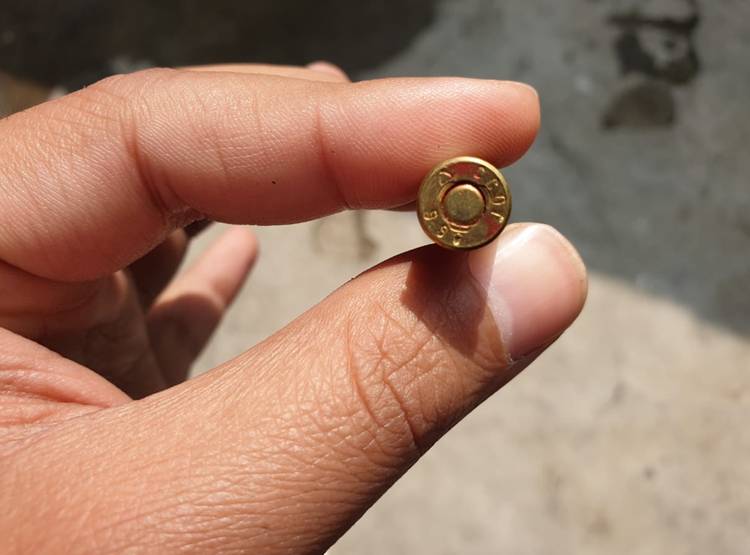 शराब के शक में रोकी गाड़ी, AK 47 के साथ म‍िलीं 1200 गोल‍ियां