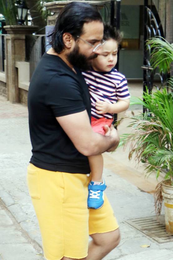 बदल गया तैमूर का Look, न्यू हेयरकट में पापा सैफ संग आए नजर