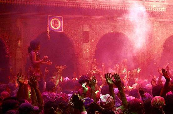 होलाष्टक के दौरान करें ये दिव्य उपाय, दूर होंगी सभी समस्याएं