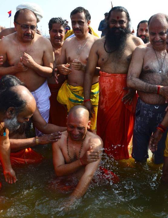 50 दिनों में 25 करोड़ श्रद्धालुओं ने लगाई डुबकी, कुंभ में बना रिकॉर्ड