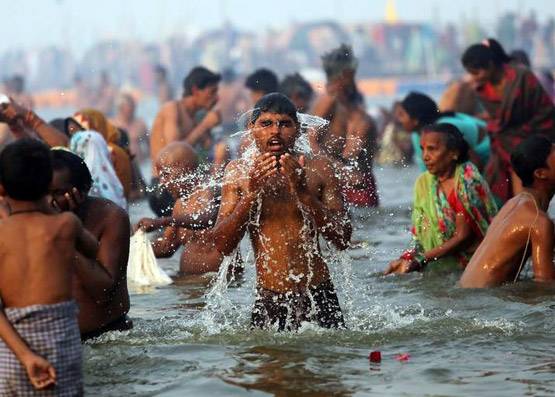 50 दिनों में 25 करोड़ श्रद्धालुओं ने लगाई डुबकी, कुंभ में बना रिकॉर्ड