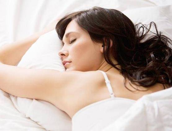 सोते समय शरीर और दिमाग के साथ क्या-क्या होता है?