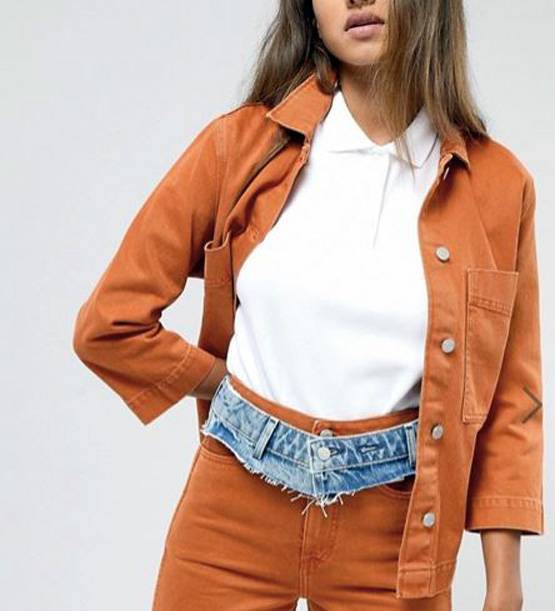 क्यों खास बन गया ये ट्राउजर? सोशल मीडिया पर हो रही जमकर चर्चा