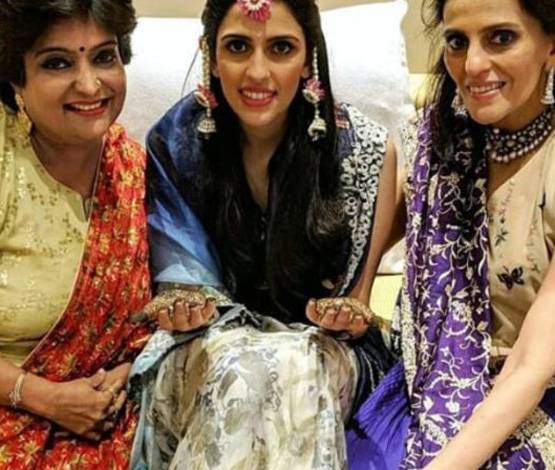 अपनी मां मोना की तरह ही दिखती हैं श्लोक मेहता, PHOTOS