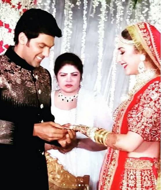 दिलीप कुमार की नातिन सायशा की शादी, पहुंचीं सायरा बानो, Photos