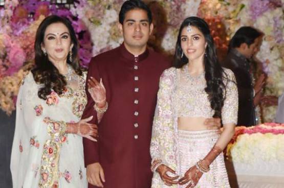 अंबानी परिवार में फिर बजी शहनाई, जानें- कैसे होती हैं गुजराती शादियां