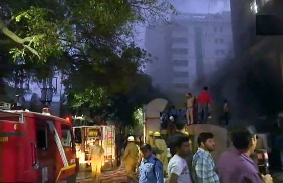 AIIMS: ट्रामा सेंटर के ऑपरेशन थियेटर में लगी आग, अफरा-तफरी