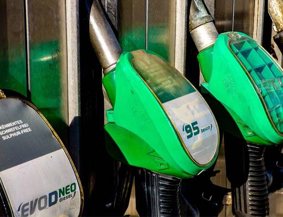 प्लास्टिक से बना सकेंगे पेट्रोल, वैज्ञानिक ने इजाद की अनोखी मशीन