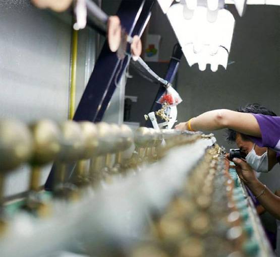 जानें- कौन हैं रसेल मेहता, जिनकी बेटी अंबानी परिवार की बनेंगी बहू