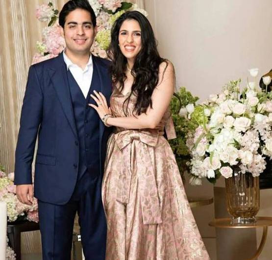 जानिए कौन हैं अंबानी परिवार की होने वाली बहू श्लोका मेहता?