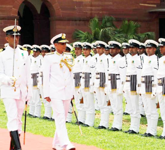 कौन हैं वाइस एडमिरल करमबीर सिंह, जो बनेंगे अगले नेवी चीफ