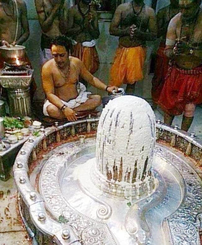 महाशिवरात्रि: शिवलिंग पर ना चढ़ाएं ये 9 चीजें