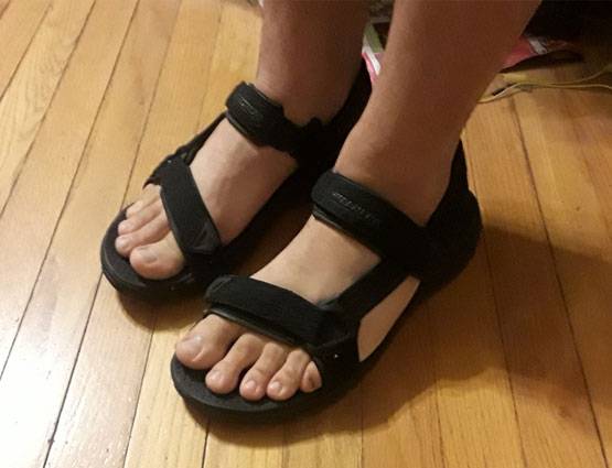 भूलकर भी दूसरों के साथ अपनी ये 7 चीजें न करें शेयर