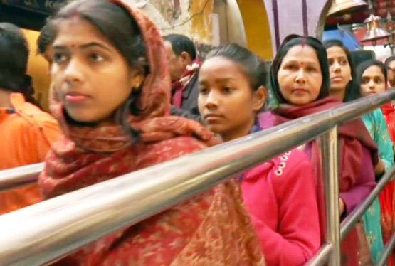 महाशिवरात्रि पर मंदिरों में उमड़े भोलेनाथ के भक्त, गूंजा बम-बम भोले