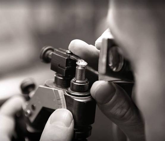 जानें- कौन हैं रसेल मेहता, जिनकी बेटी अंबानी परिवार की बनेंगी बहू