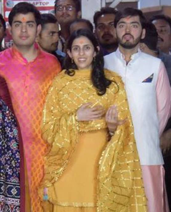 जानिए कौन हैं अंबानी परिवार की होने वाली बहू श्लोका मेहता?