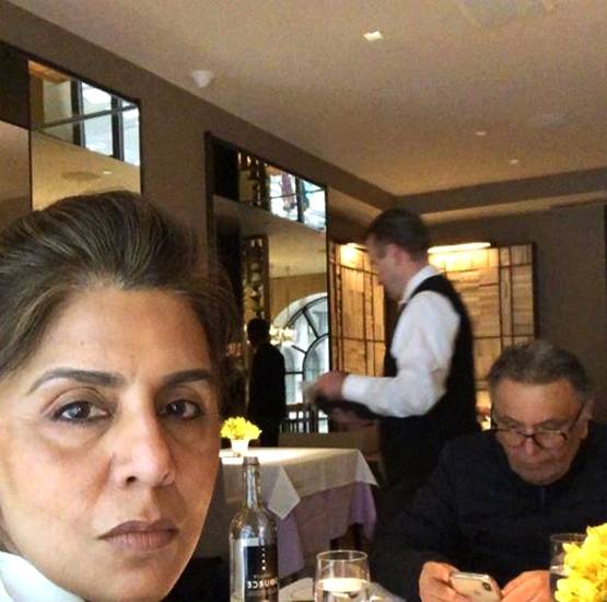 हॉस्पिटल से ऋषि कपूर की पहली तस्वीर, पत्नी नीतू, बड़े भाई दिखे साथ