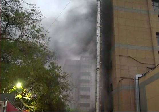 AIIMS: ट्रामा सेंटर के ऑपरेशन थियेटर में लगी आग, अफरा-तफरी