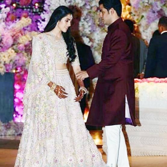 जियो वर्ल्ड में आज होगी शादी,यूं शुरू हुई थी आकाश श्लोका की लव स्टोरी