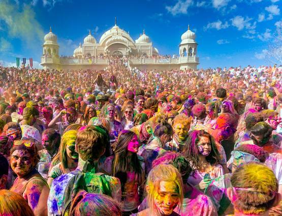 भारत ही नहीं इन 9 देशों में भी मनाया जाता है 'रंगों का त्योहार'