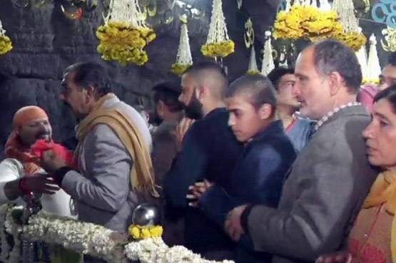 महाशिवरात्रि पर मंदिरों में उमड़े भोलेनाथ के भक्त, गूंजा बम-बम भोले