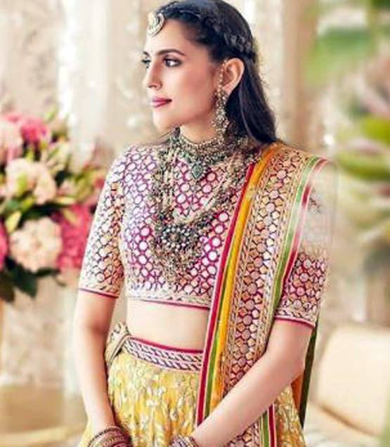 अपनी मां मोना की तरह ही दिखती हैं श्लोक मेहता, PHOTOS