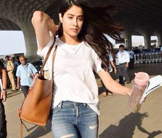 जब जाह्नवी ने डिलीट कर दिए थे अपने सभी इंस्टाग्राम पोस्ट, ये थी वजह