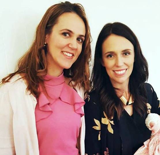 न्यूजीलैंड PM जैसिंडा ने जीता दुनिया का दिल, बुर्ज खलीफा पर छाई तस्वीर