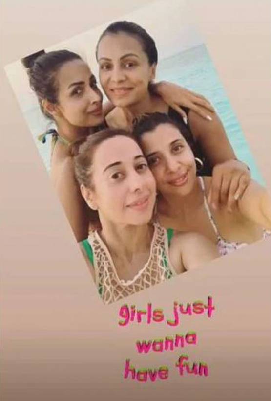 गर्ल गैंग संग बैचलर ट्र‍िप पर मलाइका अरोड़ा, द‍िखा बोल्ड अंदाज