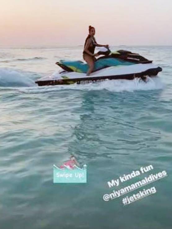 गर्ल गैंग संग बैचलर ट्र‍िप पर मलाइका अरोड़ा, द‍िखा बोल्ड अंदाज