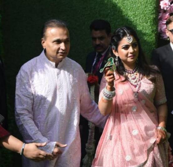 आकाश-श्लोका की शादीः जश्न से पहले कुछ इस तरह दिखा अंबानी परिवार