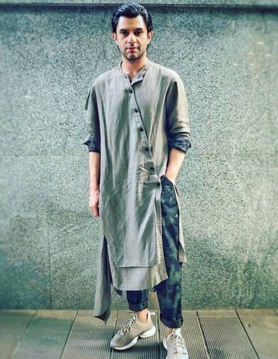 गे रिश्तों की संजीदा कहानी, चर्चा में अर्जुन-विक्रांत के लिपलॉक सीन