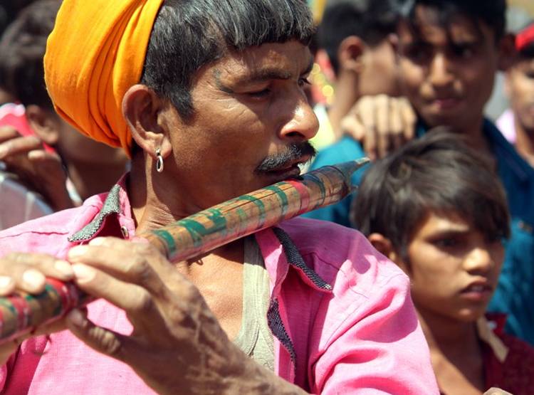 भगोर‍िया में चुनावी पॉल‍िट‍िक्स, ढोल बजा रहे हैं स‍ियासत के ख‍िलाड़ी