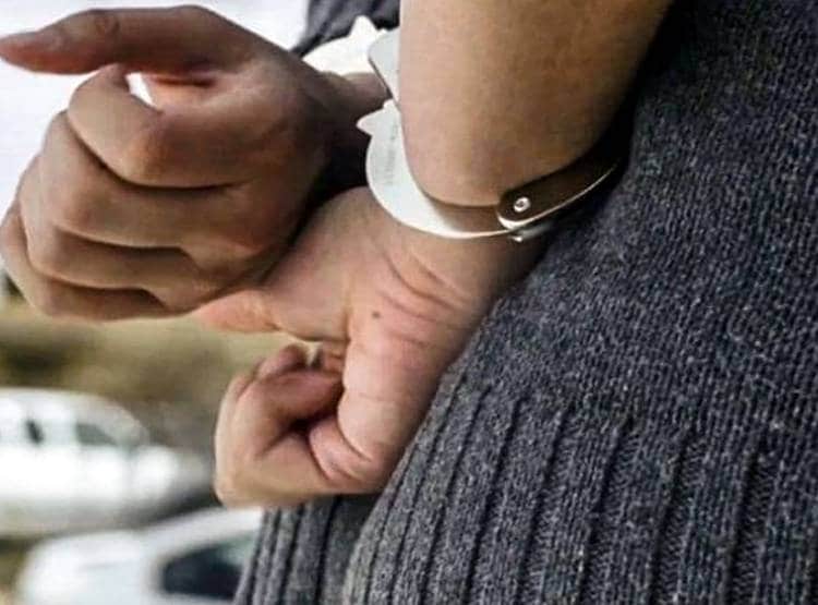 पत‍ि की छाती पर बैठी पत्नी, प्रेमी ने चाकू से क‍िए दनादन वार