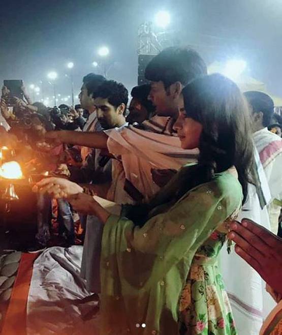 ब्रह्मास्त्र लोगो लॉन्च: कुंभ में रणबीर-आलिया ने की संगम आरती