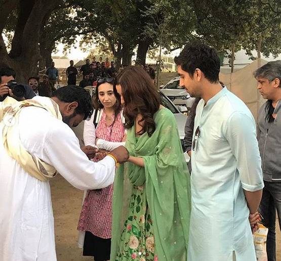 ब्रह्मास्त्र लोगो लॉन्च: कुंभ में रणबीर-आलिया ने की संगम आरती