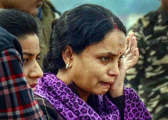 5 साल की बेटी ने शहीद को दी मुखाग्नि, पूछा- पापा को कहां ले जा रहे