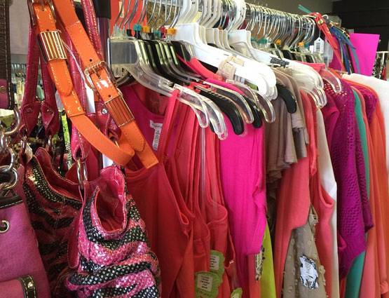 भूलकर भी दूसरों के साथ अपनी ये 7 चीजें न करें शेयर