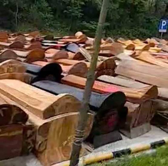 हिंदुओं की तरह अंतिम संस्कार करने को क्यों मजबूर चीनी मुसलमान?