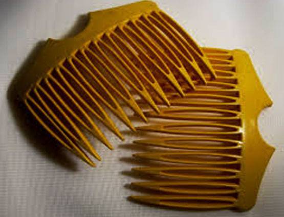 भूलकर भी दूसरों के साथ अपनी ये 7 चीजें न करें शेयर