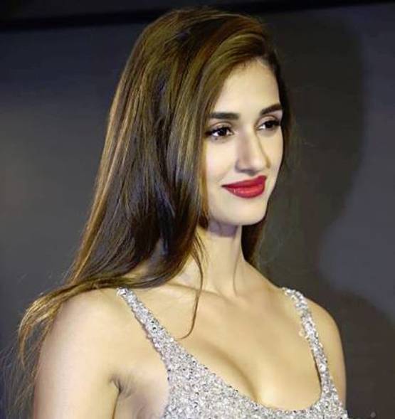 दिशा पाटनी का ग्लैमरस लुक, इस अंदाज में आईं नजर, Photos