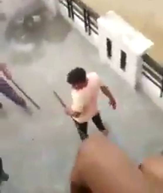 Video: होली पर क्रिकेट खेल रहे मुस्लिमों को पीटा, कहा- PAK जाओ