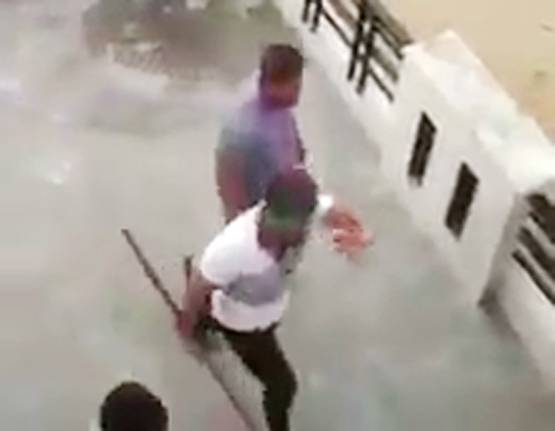 Video: होली पर क्रिकेट खेल रहे मुस्लिमों को पीटा, कहा- PAK जाओ