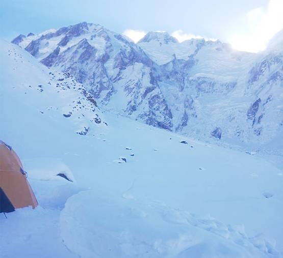 दुनिया के बेस्ट पर्वतारोही की नंगा पर्वत पर मौत, साथी की भी गई जान