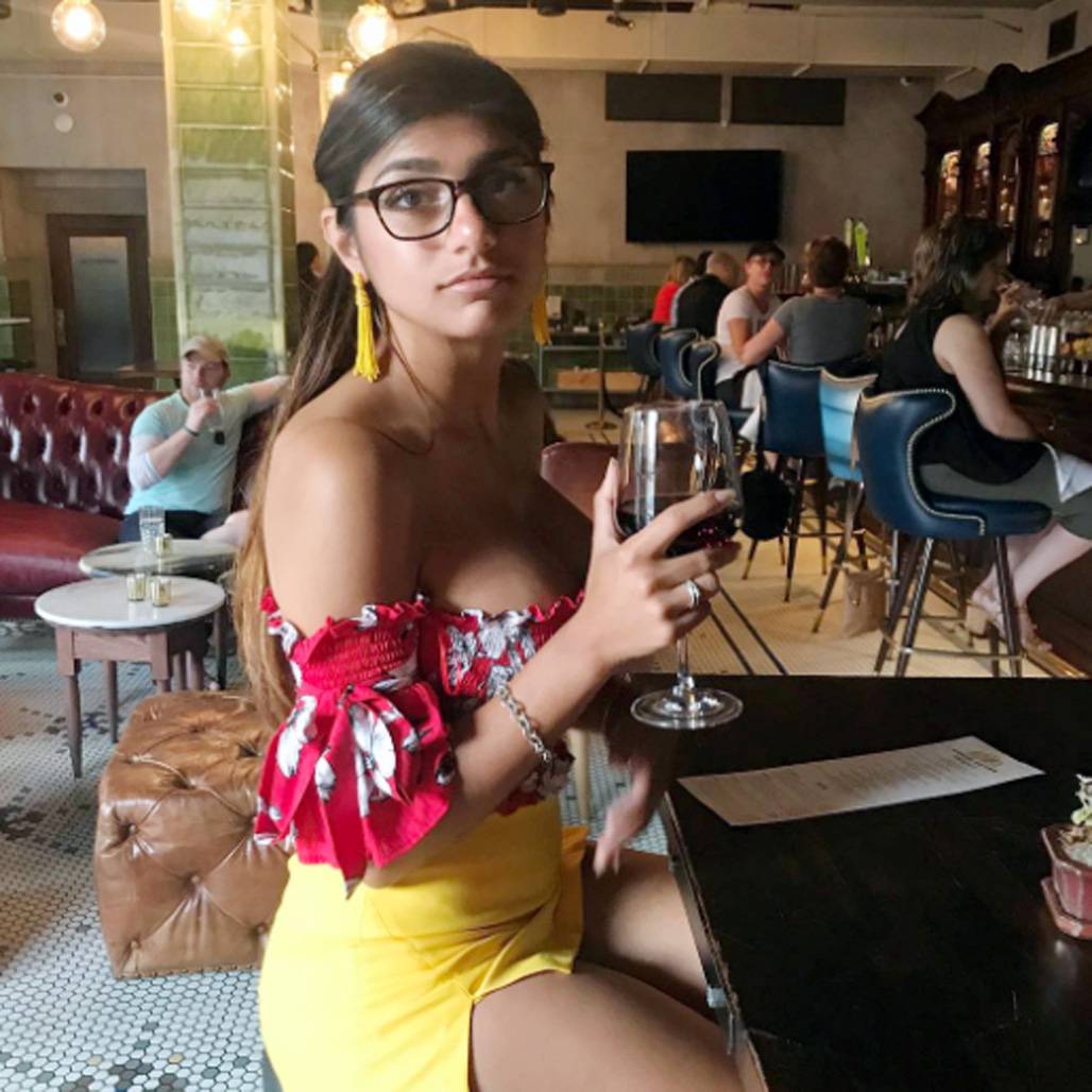 PHOTOS: क्या पहली बार शादी कर रही हैं एडल्ट स्टार मिया खलीफा?